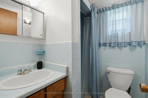 Photo 33 at 40 Datchet Road, CFB, Toronto