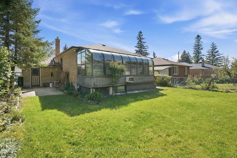 Photo 40 at 40 Datchet Road, CFB, Toronto