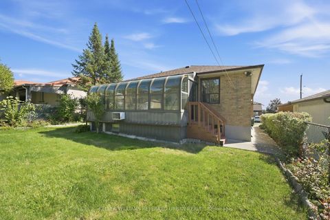 Photo 41 at 40 Datchet Road, CFB, Toronto