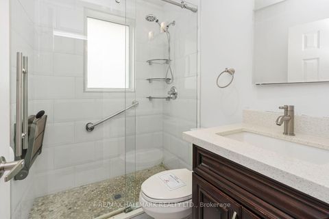 Photo 5 at 245 Elmwood Avenue, Harding, Richmond Hill