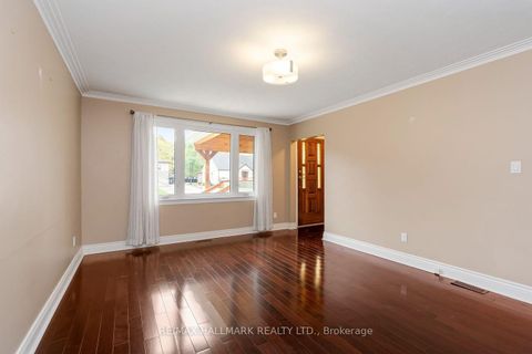 Photo 13 at 245 Elmwood Avenue, Harding, Richmond Hill