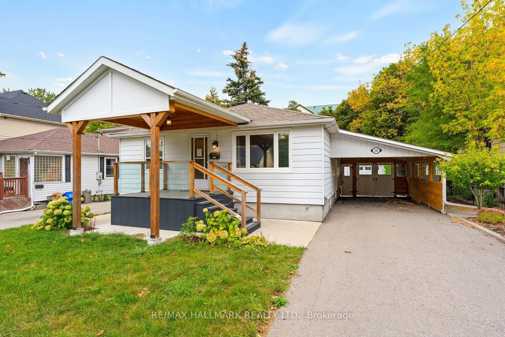 245 Elmwood Avenue, Harding, Richmond Hill photo number 2