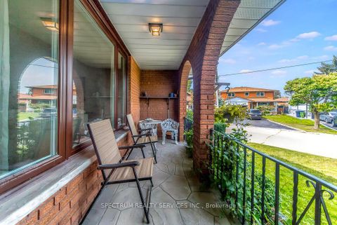 Photo 3 at 16 Burin Court, West Deane, Toronto