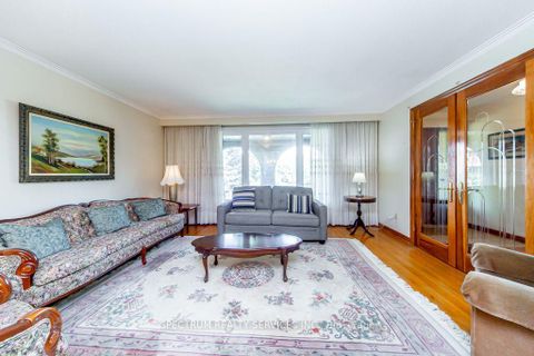 Photo 5 at 16 Burin Court, West Deane, Toronto