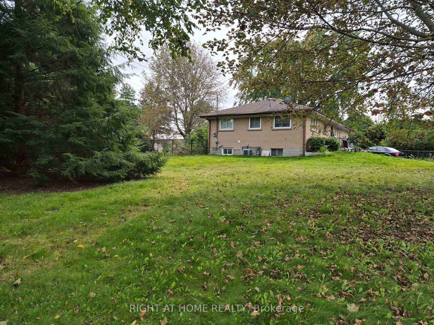 125 Riverglen Drive, Keswick South, Georgina photo number 2