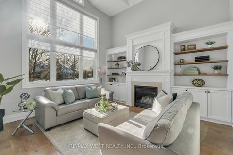 Photo 6 at 10 Farmcrest Court, Nobleton, King