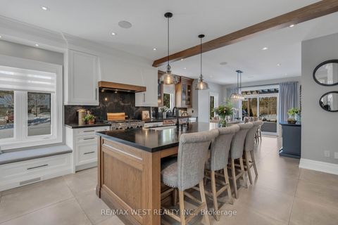 Photo 10 at 10 Farmcrest Court, Nobleton, King