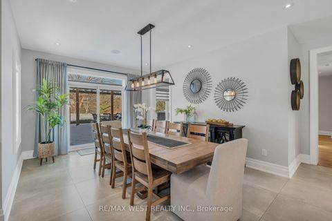Photo 15 at 10 Farmcrest Court, Nobleton, King