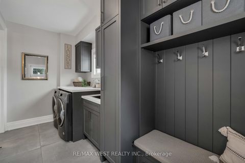 Photo 21 at 10 Farmcrest Court, Nobleton, King