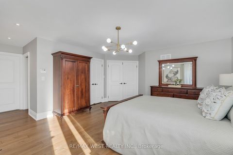 Photo 25 at 10 Farmcrest Court, Nobleton, King