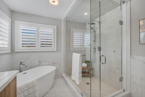 Photo 27 at 10 Farmcrest Court, Nobleton, King