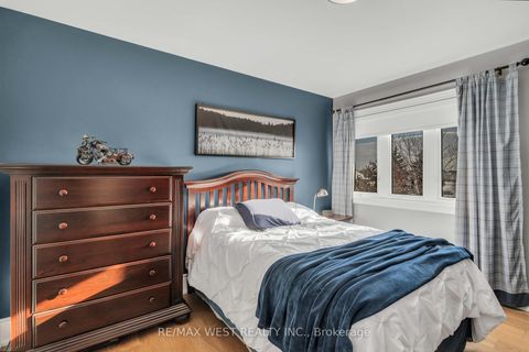 Photo 31 at 10 Farmcrest Court, Nobleton, King