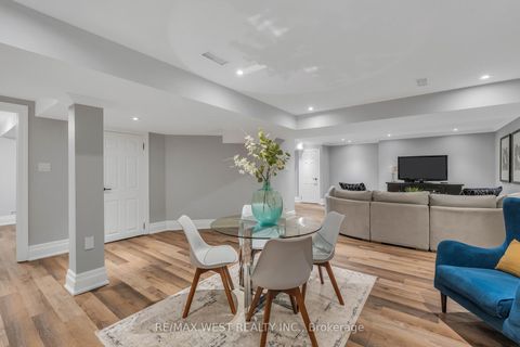 Photo 35 at 10 Farmcrest Court, Nobleton, King