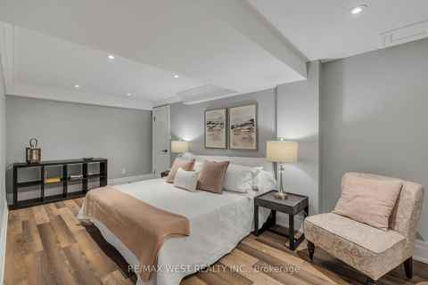 Photo 38 at 10 Farmcrest Court, Nobleton, King