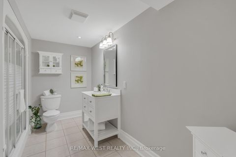 Photo 39 at 10 Farmcrest Court, Nobleton, King