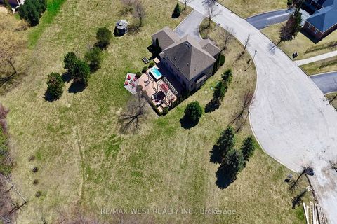 Photo 41 at 10 Farmcrest Court, Nobleton, King
