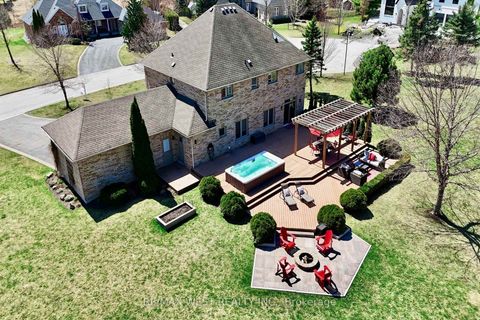 Photo 42 at 10 Farmcrest Court, Nobleton, King