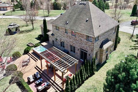 Photo 43 at 10 Farmcrest Court, Nobleton, King