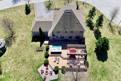 Photo 44 at 10 Farmcrest Court, Nobleton, King