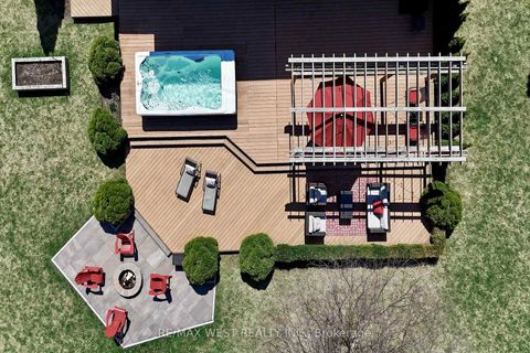 Photo 45 at 10 Farmcrest Court, Nobleton, King