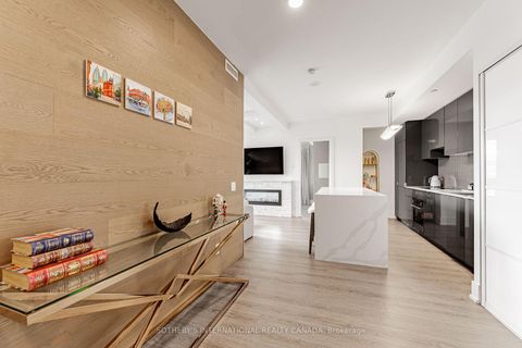 Photo 3 at 4511 - 7 Grenville Street, Bay Street Corridor, Toronto