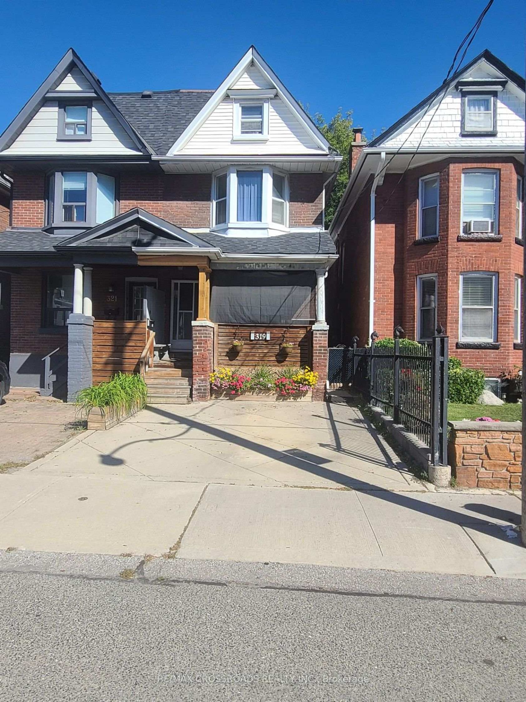319 Woodbine Avenue, The Beaches, Toronto 