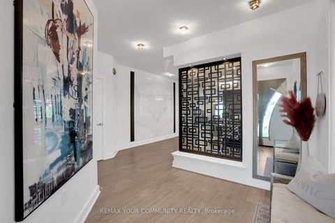 Photo 4 at 130 Santa Amato Crescent, Patterson, Vaughan