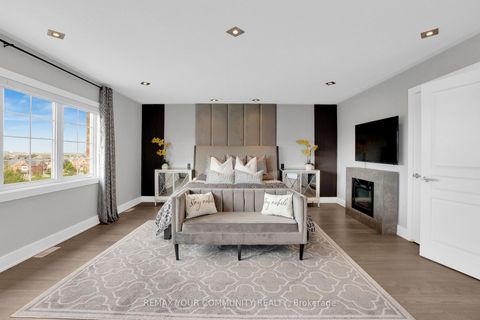 Photo 13 at 130 Santa Amato Crescent, Patterson, Vaughan