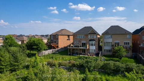 Photo 16 at 130 Santa Amato Crescent, Patterson, Vaughan