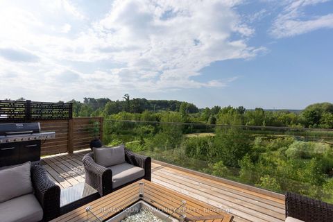 Photo 18 at 130 Santa Amato Crescent, Patterson, Vaughan