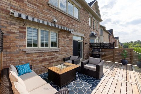 Photo 19 at 130 Santa Amato Crescent, Patterson, Vaughan