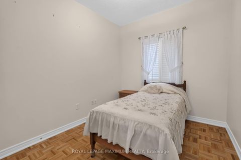 Photo 24 at 62 Diploma Avenue, Sonoma Heights, Vaughan