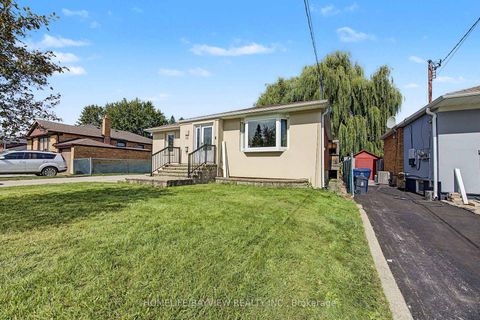 Photo 1 at 46 Acton Avenue, Bathurst Manor, Toronto