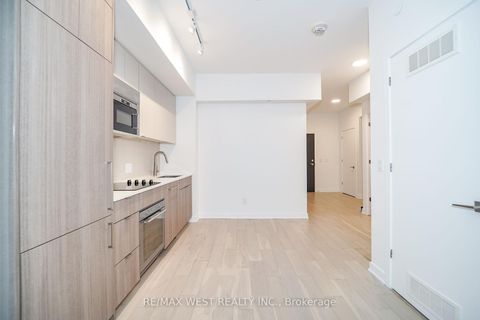 Photo 3 at 205 - 840 St Clair Avenue W, Oakwood Village, Toronto
