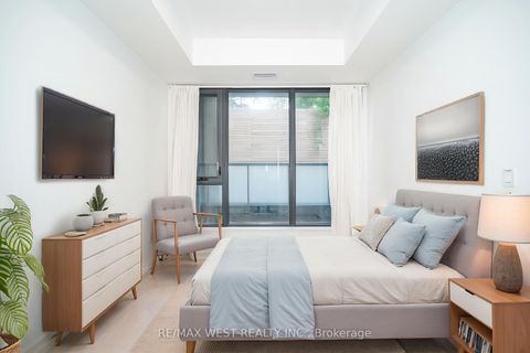 Photo 5 at 205 - 840 St Clair Avenue W, Oakwood Village, Toronto