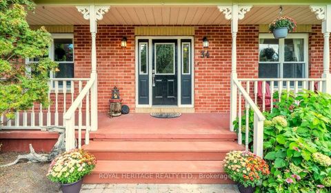 Photo 4 at 34 Audubon Way, Baldwin, Georgina