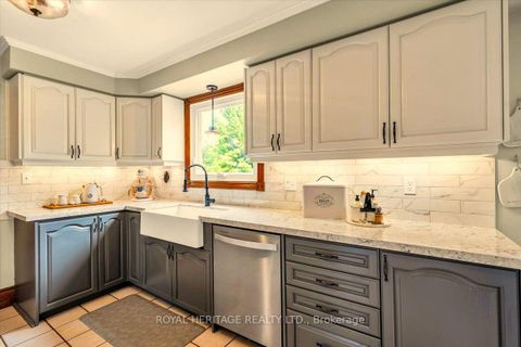 Photo 8 at 34 Audubon Way, Baldwin, Georgina