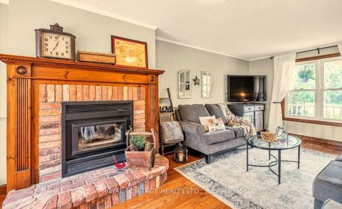 Photo 17 at 34 Audubon Way, Baldwin, Georgina
