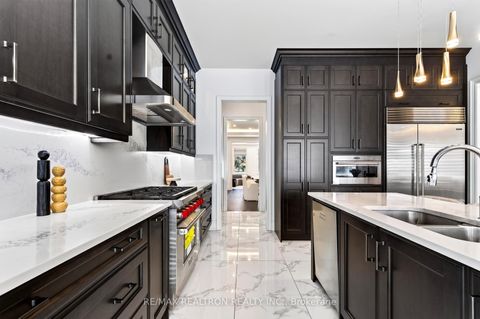 Photo 12 at 209 Hillsview Drive, Observatory, Richmond Hill