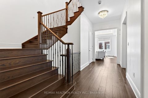 Photo 18 at 209 Hillsview Drive, Observatory, Richmond Hill