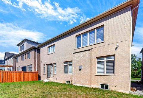 Photo 32 at 209 Hillsview Drive, Observatory, Richmond Hill