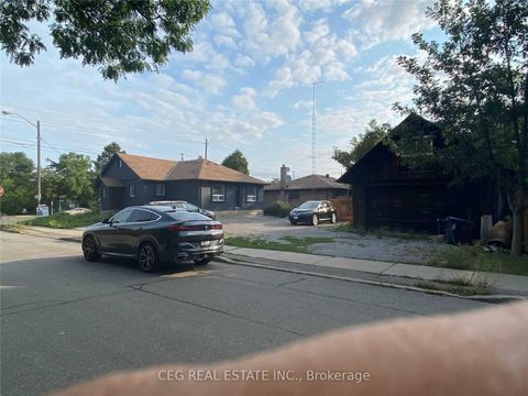 Photo 0 at 1105 Lillian Street, Newtonbrook East, Toronto