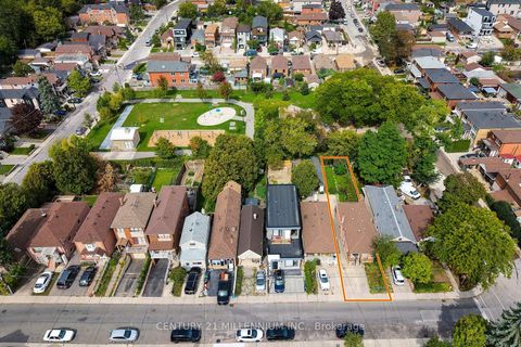 Photo 2 at 16 Rochdale Avenue, Fairbank, Toronto