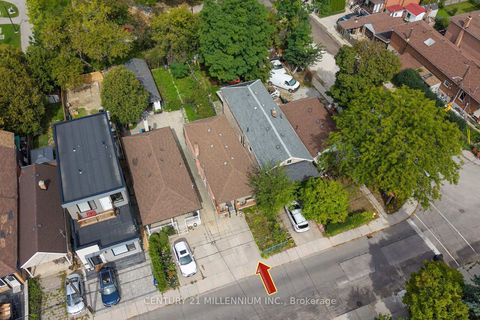 Photo 4 at 16 Rochdale Avenue, Fairbank, Toronto