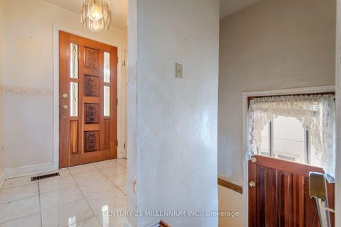 Photo 6 at 16 Rochdale Avenue, Fairbank, Toronto