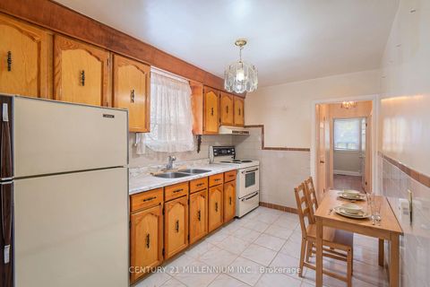 Photo 10 at 16 Rochdale Avenue, Fairbank, Toronto
