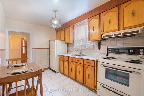 Photo 11 at 16 Rochdale Avenue, Fairbank, Toronto