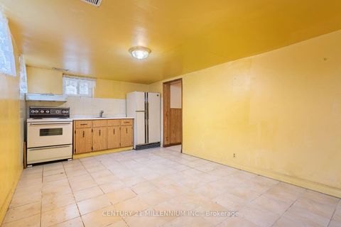 Photo 25 at 16 Rochdale Avenue, Fairbank, Toronto