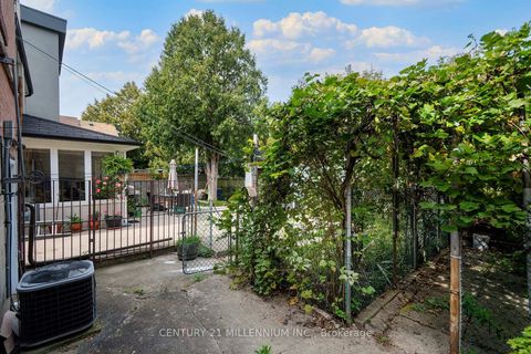Photo 33 at 16 Rochdale Avenue, Fairbank, Toronto