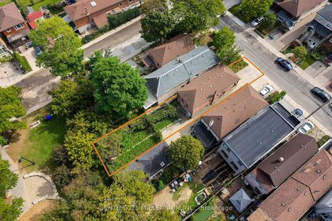 Photo 35 at 16 Rochdale Avenue, Fairbank, Toronto
